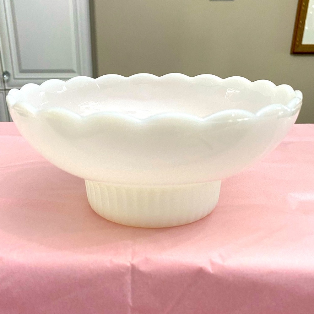 VINTAGE E.O. BRODY ROUND WHITE MILK GLASS DISH WITH SCALLOPED TRIM